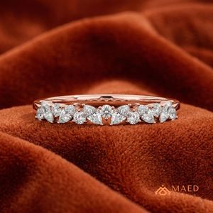 Anillo de Compromiso Chapado en Oro Rosa, Anillo de Eternidad Delgado con Micro Pavé de Moissanita, Banda de Boda para Mujer, Elegante, Apilable, Regalo en Oro Rosa - Product Image 4