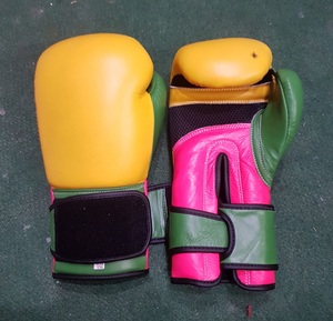 Gants de boxe professionnels en cuir PU, fermeture auto-agrippante, personnalisables, légers – Vente en gros directe usine - Product Image 1