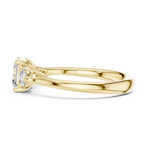 Bague de fiançailles en or jaune avec trois diamants de laboratoire taille Asscher, monture solitaire à bande simple, bijoux fins pour femme - Product Image 2