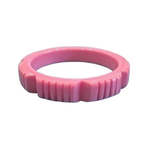 Bracelets en résine gravés floraux de qualité supérieure | | Bracelets audacieux et avant-gardistes avec une finition luxueuse pour une élégance ultime - Product Image 1