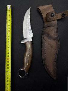 Cuchillo de Supervivencia y Caza, Acero Inoxidable 5160, Hoja Fija, Borde Parcialmente Dentado, Duradero y Ligero, Garantía de 3 Años, Madera de Nogal - Product Image 4
