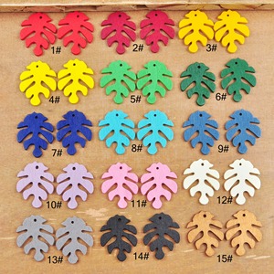 Boucles d'oreilles en bois de style contemporain, boucles d'oreilles en bois modernes, boucles d'oreilles en bois à finition colorée, article de vente en gros personnalisé pour usine - Product Image 2