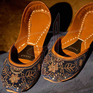 Chaussures légères de mode pour femmes, en cuir synthétique durable, antidérapantes, style tendance, toutes saisons - Product Image 6