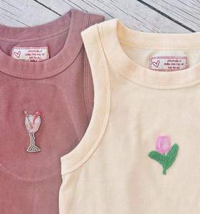 Débardeur côtelé blanc avec broderie de fruits perlée, vêtement d'été en coton fait main, artisanat de broderie - Product Image 6