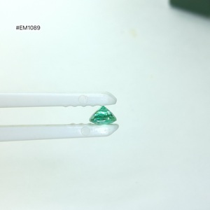 Pierre précieuse émeraude de qualité supérieure, taille 8.00-6.10-4.00, provenant de Zambie, forme coussin, 1.33ct, pierre naturelle verte pour bagues - Product Image 5