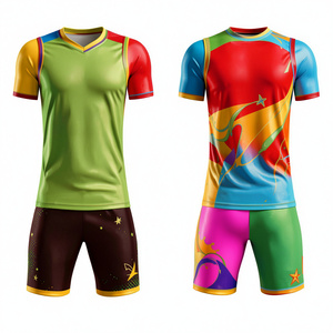 Ensemble d'entraînement de basketball : Maillot et short respirants à séchage rapide, personnalisables avec nom et numéro - Product Image 2