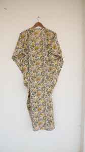 ชุดเดรสผ้าฝ้ายลายดอกโบโฮ ทำมือ สำหรับใส่ไปเที่ยวทะเลช่วงฤดูร้อน - Product Image 3