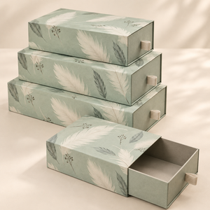 Caja Deslizante Personalizada con Diseño de Pluma de Menta para Empaque de Colección de Lápices Labiales - Product Image 6