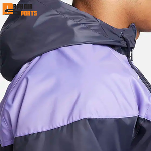 Chaqueta Cortavientos Ligera Impermeable con Logotipo Personalizado, Chaqueta de Nailon con Capucha Extra Grande para Hombre/Mujer, Venta al Por Mayor - Product Image 3