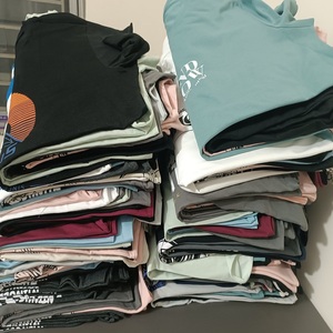 T-shirts décontractés pour hommes – Liquidation d'usine – Divers vêtements pour hommes printemps-été – Lot de stock excédentaire du Bangladesh - Product Image 2