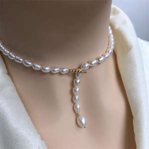 Collier de perles de riz tendance et jeune, perle d'eau douce ajustable avec petite boucle agile - Product Image 1