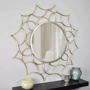 Miroir mural floral en métal de luxe moderne, fait main avec une qualité supérieure pour la décoration intérieure, magnifiquement conçu en Inde - Product Image 3