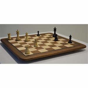 Ensemble d'échecs Staunton sculpté à la main - Plateau en bois massif de qualité professionnelle pour tournoi - Jeu d'échecs de luxe pour la décoration intérieure - Product Image 1