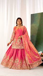 Conjunto de Shalwar Kameez Pakistaní de Seda Bordada Verde, con Mangas Largas, Lehenga y Dupatta, para Fiestas o Uso Casual, Largo hasta la Rodilla - Product Image 3
