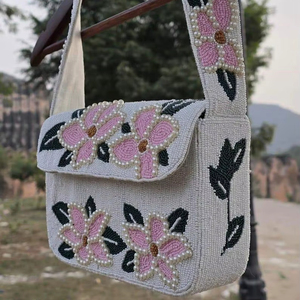 Bolso de Hombro de Cristal con Cuentas Hecho a Mano MS, Regalo de Boda, Cartera y Bolso de Mano, Bolso Artesanal Moderno y Colorido, Color y Forma Personalizables - Product Image 1