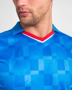 Camiseta de Fútbol de Alto Rendimiento para Hombre, con Estampado Geométrico Azul, Cuello en V, Manga Corta, Absorbe la Humedad, Poliéster, Corte Regular - Product Image 3