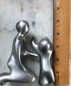 Estatua de Resina Moderna Abstracta de Pareja Abrazándose, Figura Romántica de Amantes para Decoración de Sala de Estar - Product Image 4