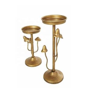 Ensemble de porte-bougies en aluminium fait main, finition antique, support de bougie en métal, lanterne décorative pour la maison et les mariages - Product Image 1