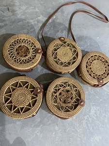 กระเป๋าสะพายไหล่หวายสานทำมือ ตกแต่งมุก พรีเมียม สำหรับฤดูร้อน เหมาะสำหรับวันเกิด ผลิตในเวียดนาม - Product Image 2