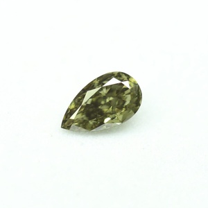 Diamante natural camaleón de 0.38 quilates, certificado por GIA, de corte brillante modificado en forma de pera, color verde grisáceo oscuro, para un diamante exquisito. - Product Image 2