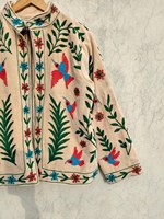 Veste Suzani en velours brodée à la main avec motif colibri, style bohème, colorée, motif oiseau arctique indien, art floral folklorique, manteau pour femme