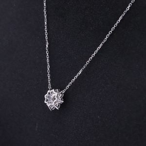 Colgante de Diamante Redondo Cultivado en Laboratorio con Certificación IGI en Oro, Oro Rosa, Oro Blanco o Plata, Color D-E-F, Claridad VVS-VS, con Cadena - Product Image 1