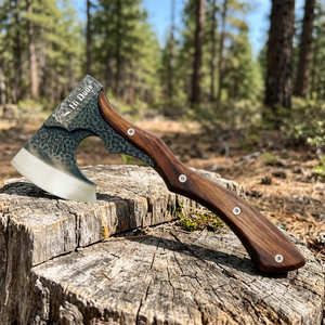 Hache viking à dos plat martelé, forgée à la main, lame large de 12,5 cm, hache de camping, manche en bois renforcé par rivets, qualité industrielle supérieure - Product Image 5
