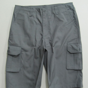 Shorts cargo gris pour hommes, taille mi-haute, fermeture boutonnée, style décontracté, couleur unie, longueur Bermuda, en toile avec poches - Product Image 4