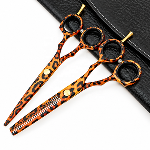 Ciseaux de coiffure de haute qualité et durables à imprimé léopard, ciseaux de coupe personnalisés en acier inoxydable pour salon de coiffure, barbier, coiffeur, avec rasoir - Product Image 2