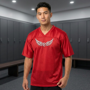 เสื้อเจอร์ซีย์อเมริกันฟุตบอลชาย สีแดง คอวี แขนสั้น ผ้าตาข่ายระบายอากาศ โพลีเอสเตอร์ 100% ทรงปกติสำหรับผู้ใหญ่ สีพื้น - Product Image 3
