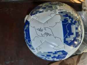 Balones de Fútbol Clásicos de Alta Calidad, Nuevo Stock 2025, 5 Tamaños, Balón de Partido sin Costuras, Logotipo y Color Personalizables - Product Image 6