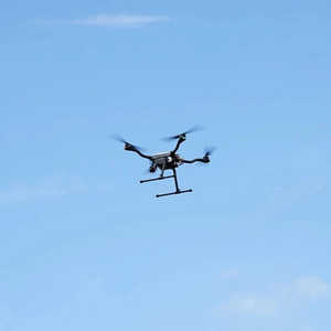 Dron cuadrirrotor comercial plegable EMT100, distancia entre ejes de 925mm, tiempo de vuelo de 70 minutos - Product Image 1