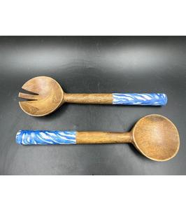 Juego de servidores de ensalada de diseño artesanal en madera natural con mango impreso en esmalte, a un precio muy asequible. - Product Image 1