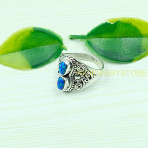 Bague délicate en opale, argent sterling 925, bague statement, bague faite à la main, design unique, bijoux en opale, cadeau de Noël pour femme - Product Image 3