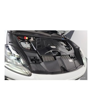 Porsche Cayenne 3.0 2024 avec boîte automatique, 31 875 km, sièges en cuir, caméra de recul, conduite à gauche - Product Image 6