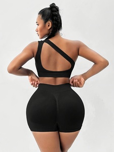 Ensemble 2 pièces sexy et tendance : Soutien-gorge de sport asymétrique à découpes et short cycliste côtelé taille haute assorti – Tenue de sport et yoga pour femme - Product Image 2