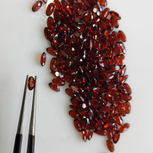 Granat rouge naturel 5x2,5 mm, taille marquise, qualité supérieure, pierre précieuse en vrac pour la fabrication de bijoux - Product Image 1