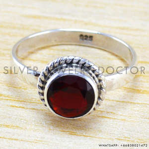 Anillo de Plata de Ley 925 Hecho a Mano con Gema de Granate Facetada, Joyería de Plata a Precio Mayorista - Product Image 2