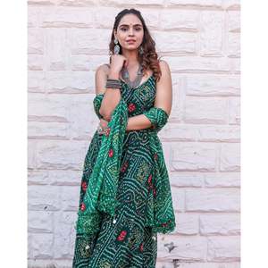 Ensemble de costume en mousseline de soie verte Hara - Disponible en taille XS - Product Image 6