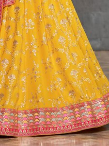 Ensemble Lehenga en Chiffon Brodé Jaune Floral Élégant Longueur Genou Sans Manches avec Blouse et Dupatta – Tenue Femme pour Mariage et Festival - Product Image 6