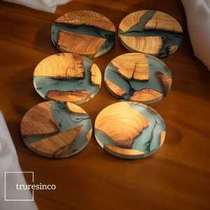Sous-verres carrés modernes en bois avec incrustation de marbre, tapis et coussinets antidérapants - Product Image 4