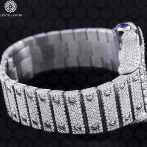 Montre carrée de luxe pour femme Charm_Jewells en acier inoxydable avec lunette sertie de diamants, verre saphir, mouvement à quartz analogique et fermoir pliant - Product Image 4