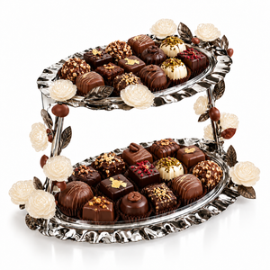 Expositor de Chocolate de Dos Niveles con Rosas de Resina Esculpidas y Detalles de Hojas Metálicas para Hoteles y Bodas, Tamaños y Colores Personalizables - Product Image 1
