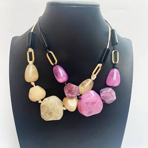 Collar de Cuentas de Resina Acrílica Hecho a Mano por Javed Handicrafts, Diseño Geométrico Vintage Unisex, Cuentas Grandes Vibrantes, Joyería de Moda - Product Image 4