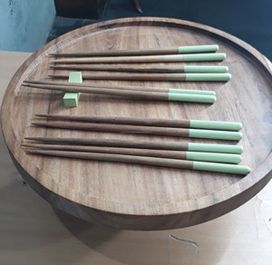 Baguettes en bois jetables et réutilisables personnalisées Conception durable écologique Idéal pour les restaurants, la maison et les événements - Product Image 4