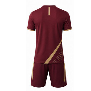 Tenue de football performante, maillot et short élégants avec tissu léger pour les entraînements et les matchs de compétition - Product Image 3