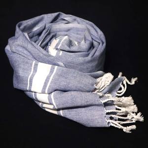 Serviette de plage à séchage rapide en tissu Fouta avec design rayé personnalisé et logo à prix abordable, fabriquée en Inde - Product Image 4