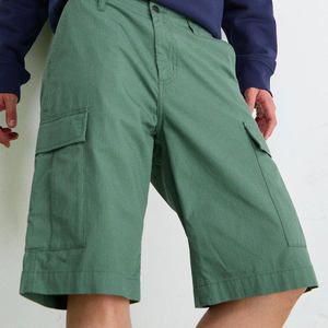 กางเกงขาสั้นคาร์โก้ลำลองสำหรับบุรุษ หลายกระเป๋า ความยาวระดับเข่า สำหรับใส่กลางแจ้ง ทนทาน สวมใส่สบาย น้ำหนักเบา เหมาะสำหรับฤดูร้อน สไตล์ชุดลำลองประจำวัน - Product Image 3