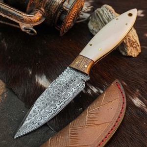 Couteau de chasse artisanal en acier Damas avec manche en os et en bois, étui en cuir |   Couteau à lame fixe personnalisé en gros - Product Image 1