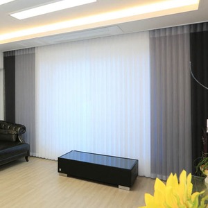 [Worldblind] Rideau vertical motorisé intelligent Uni-curvers en tissu polyester filtrant la lumière avec télécommande - Product Image 2